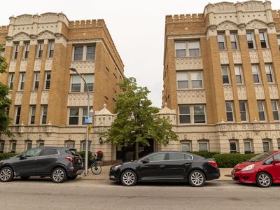 4240 N Clarendon Ave APT 313S, Chicago, IL, 60613