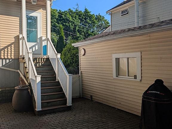 2nd image of 18 Windsor Ave