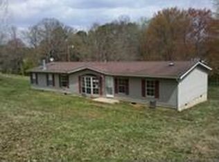 1999 Cape Hickory Cutoff Rd, Hickory, NC 28601