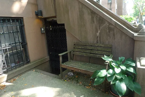 Rented by Level Group | media 11