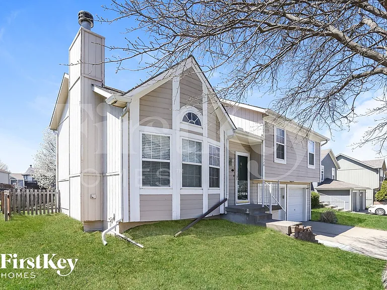 11328 N Wyandotte St — Photo 2