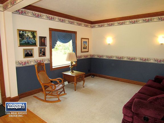 crown molding in living room