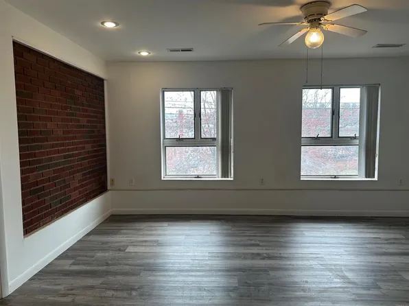 10 Collins St #C, Hamden, CT 06514