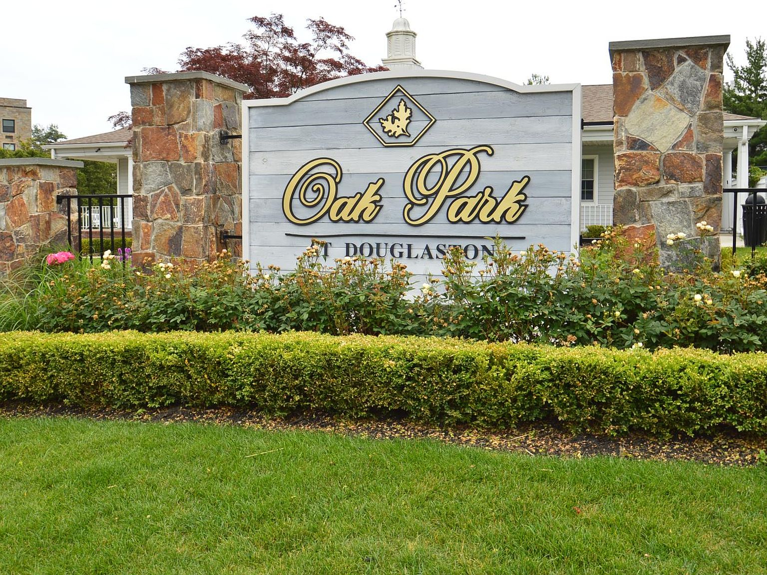 24147A Oak Park Dr, Little Neck, NY 11362 | Zillow