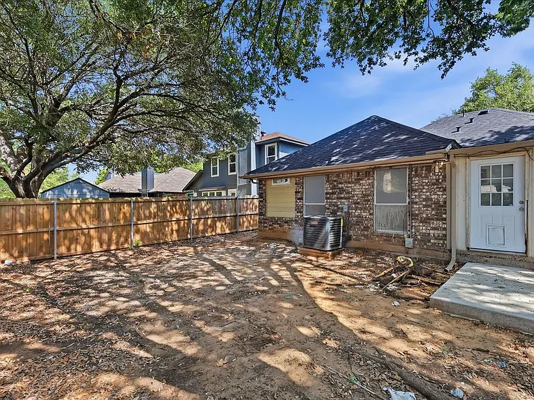 8812 Sabinas Trl — Photo 50