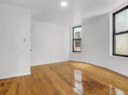 Rented by R New York | media 1
