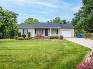 1355 Millrace Dr, Conover, NC 28613