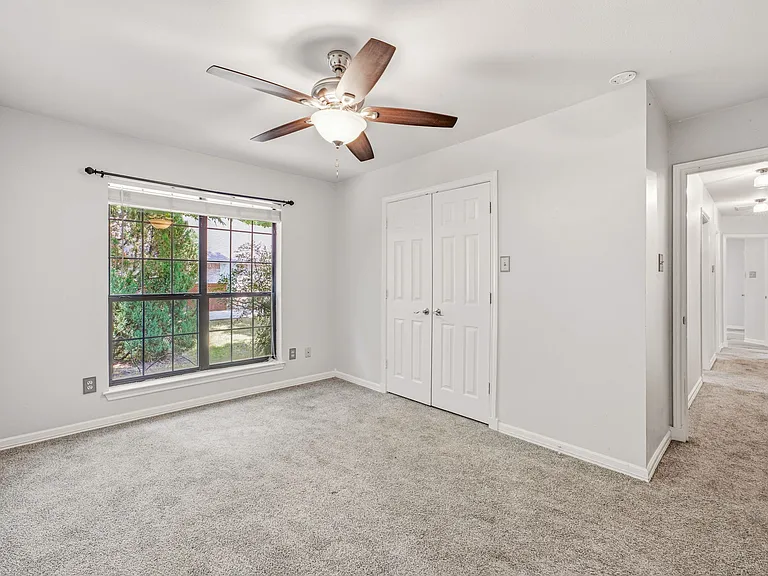 6023 Melrose Cir — Photo 11