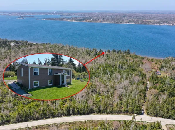 572 Rockland Rd, Shelburne, NS B0T 1V0