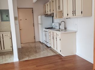 2464 64th St APT 2R, Brooklyn, NY 11204