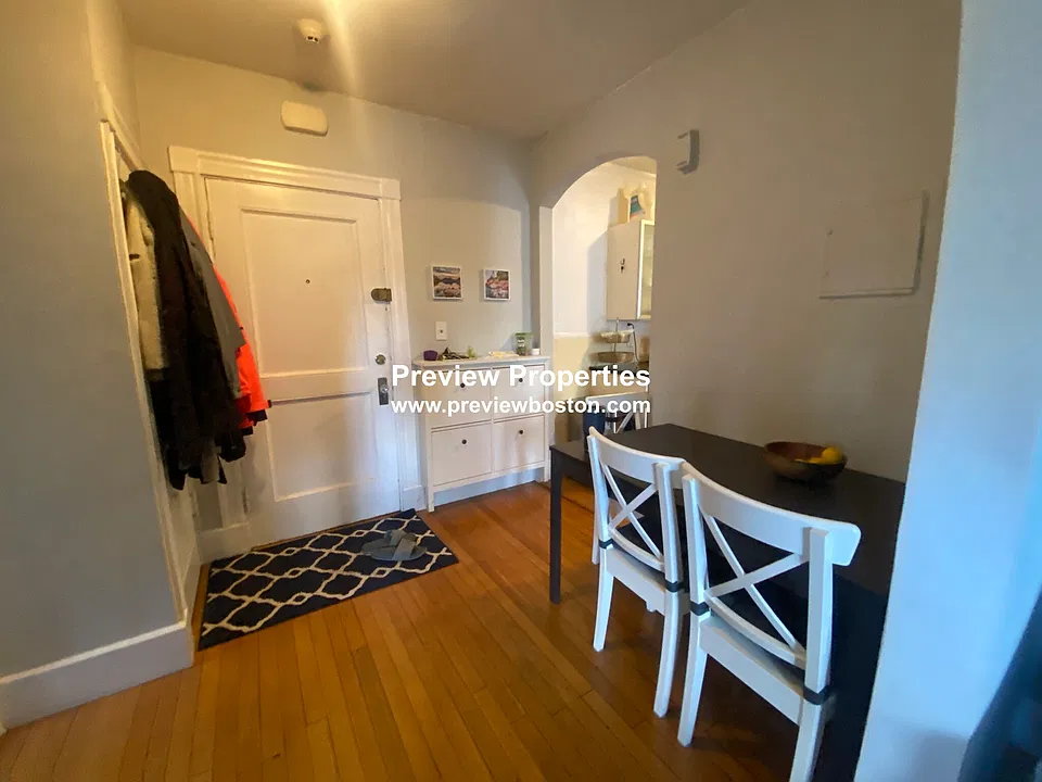 15 Braemore Rd #5P
