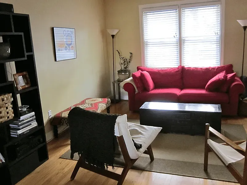3 bed, 2.0 bath, 1650 sqft, $2,000 — Photo 2