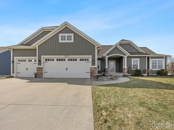 1423 Winchester Ct NW, Grand Rapids, MI 49534