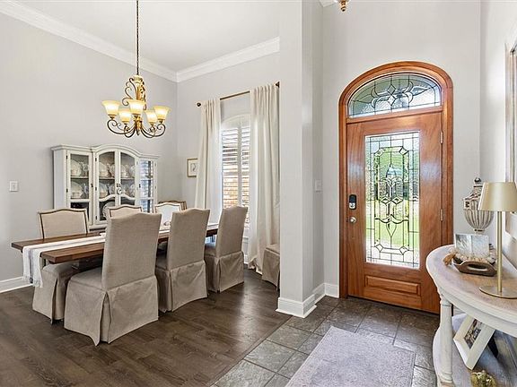 3rd image of 689 Sweet Bay Dr