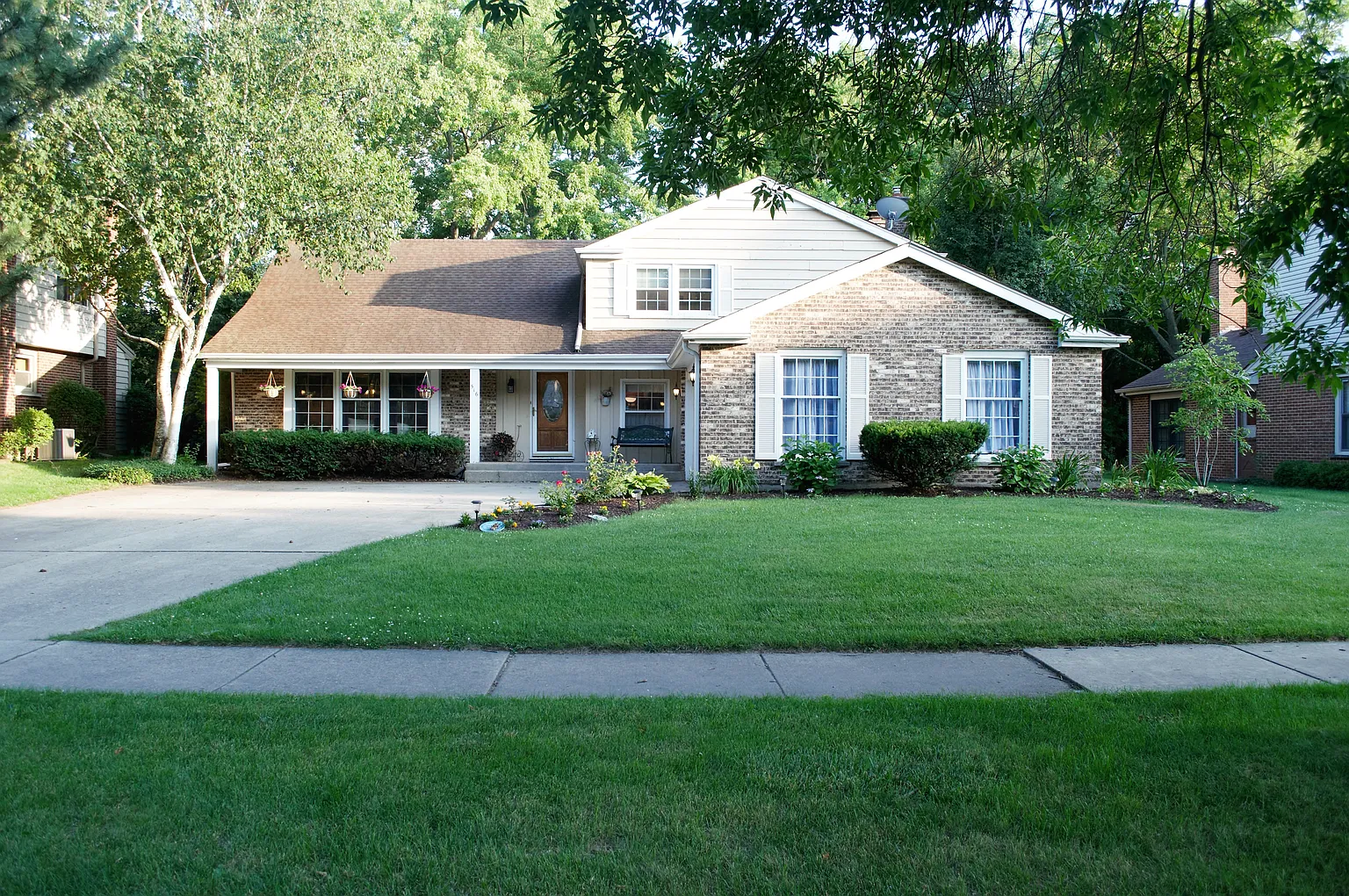 516 Menominee Ln photo 1
