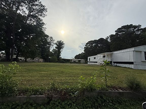 4th image of 300 Shephard Ln