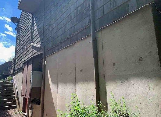 2nd image of 147 Towne House Rd