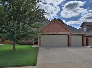 11932 SW 18th St, Yukon, OK 73099