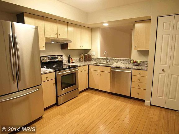 3rd image of 10531 Englishman Dr #180