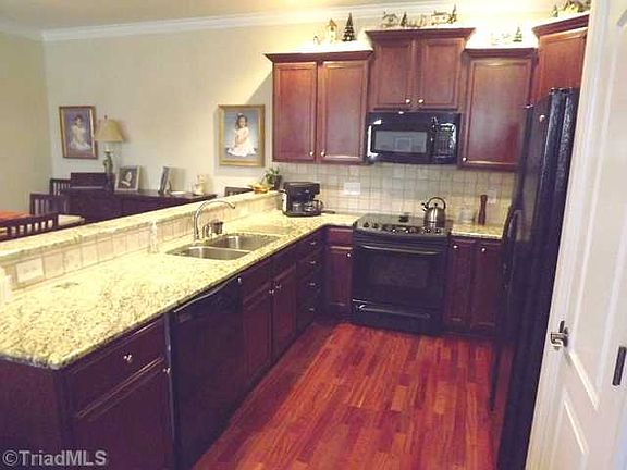 5th image of 359 Carlisle Park Dr