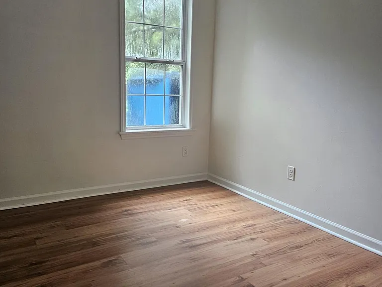 118 Avondale Ave #B — Photo 4