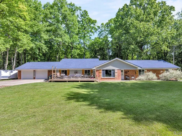 3342 Treetop Ln, Attica, MI 48412