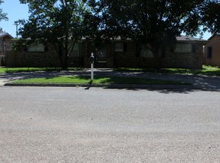 1418 N Avenue C, Denver City, TX 79323