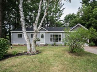 3121 Dean Lake Ave NE, Grand Rapids, MI 49525