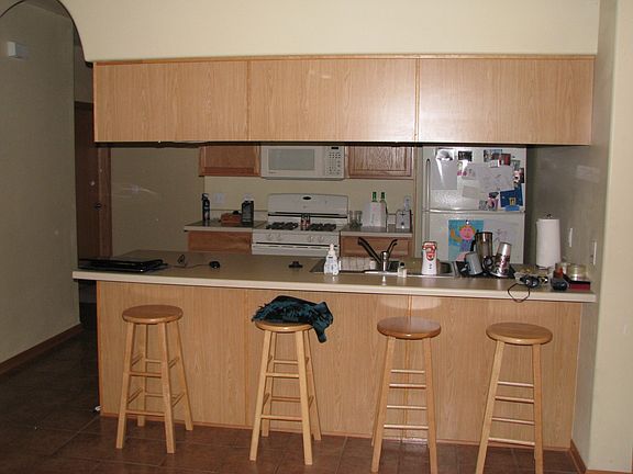 5th image of 634 Queens Ct