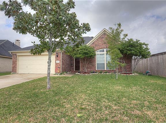 2nd image of 3815 Blossom Ct