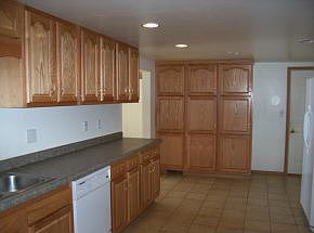 5th image of 242 Floral Dr