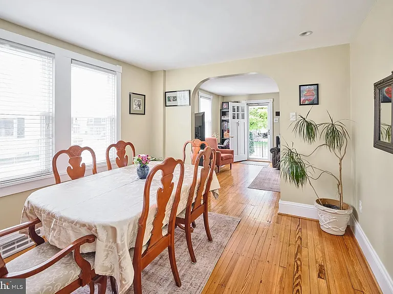 339 S Lincoln Ave — Photo 4
