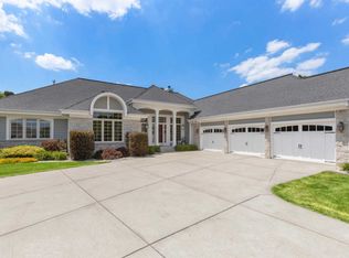 3948 Hawks Ridge Dr, Hubertus, WI 53033