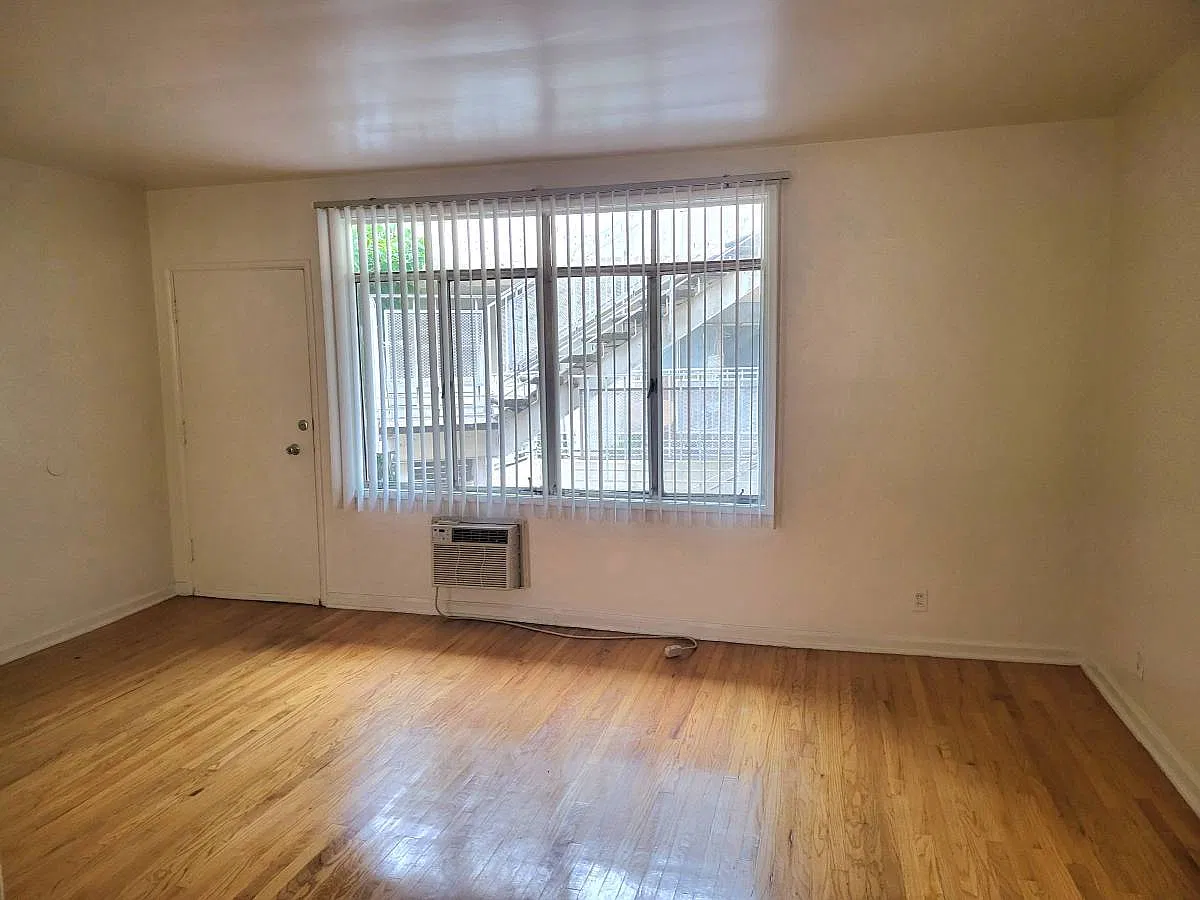Studio, 429 sqft, $1,575 — Photo 2