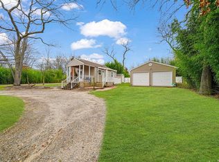 2 Loretta Ct, Coram, NY 11727