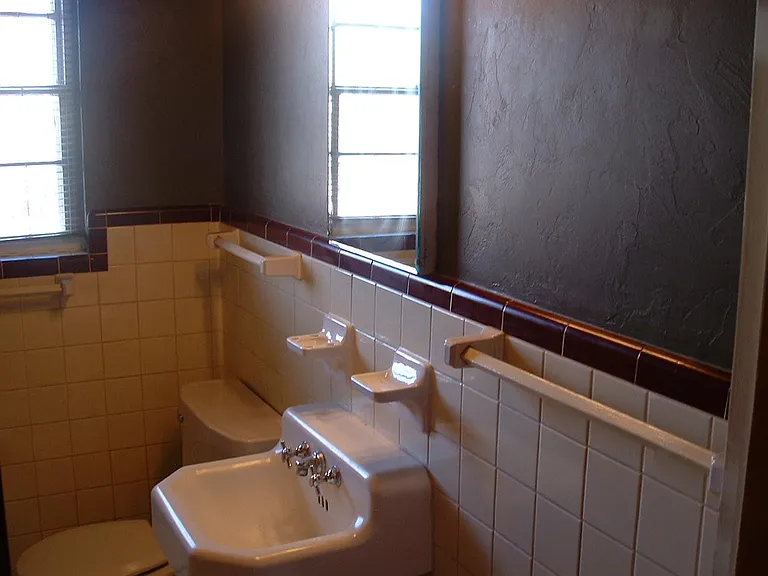 1209 Windsor Way — Photo 15