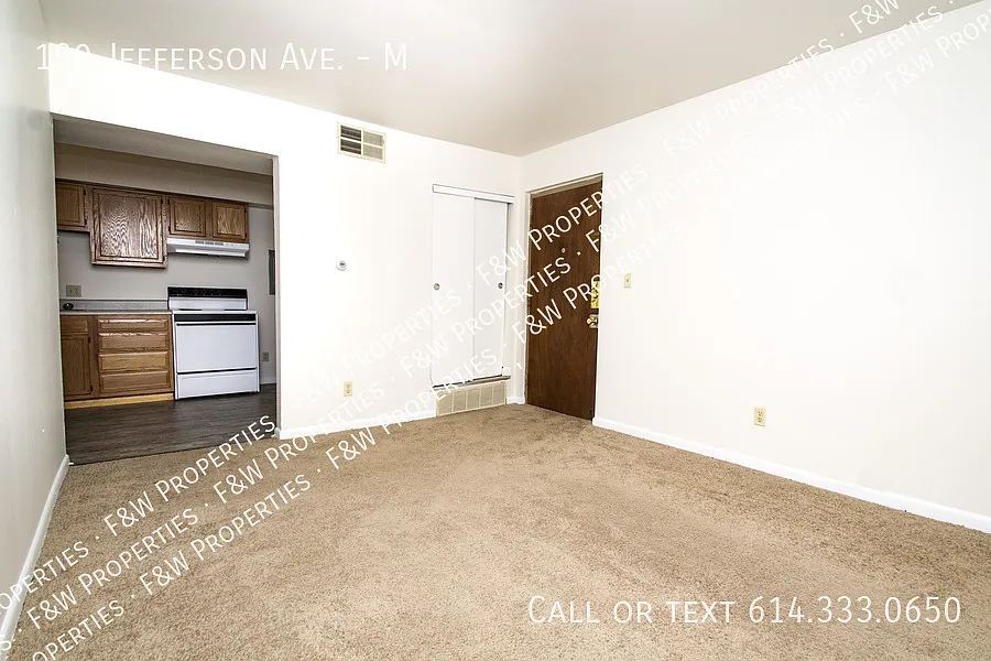 Building Photo - 190 Jefferson Ave #M