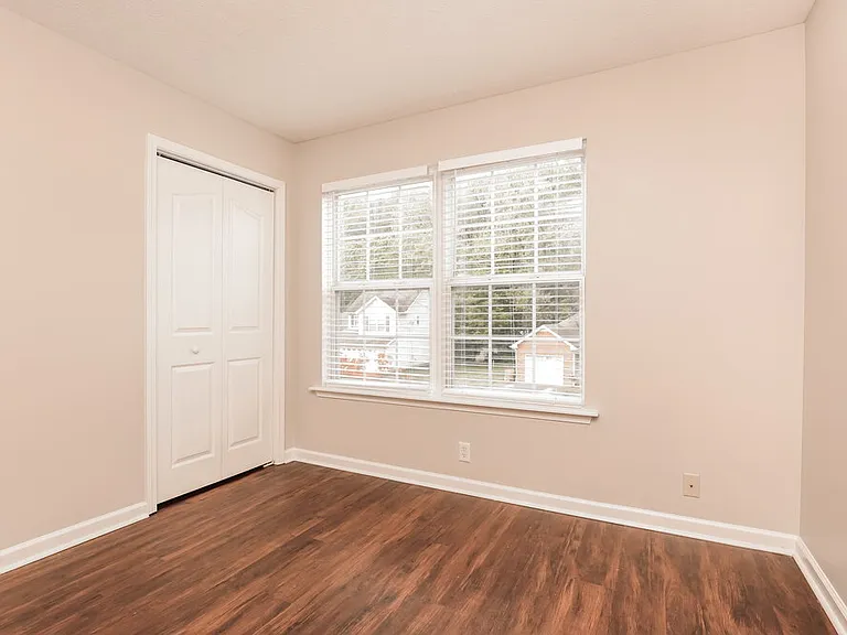 852 Dover Glen Dr — Photo 16