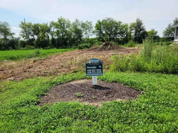 840 Valley Road #10, Dane, WI 53529