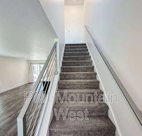 506 W 2200 N — Photo 19
