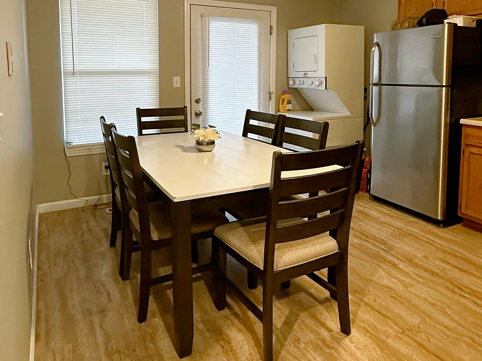 2 bed, 840 sqft, $890 — Photo 4