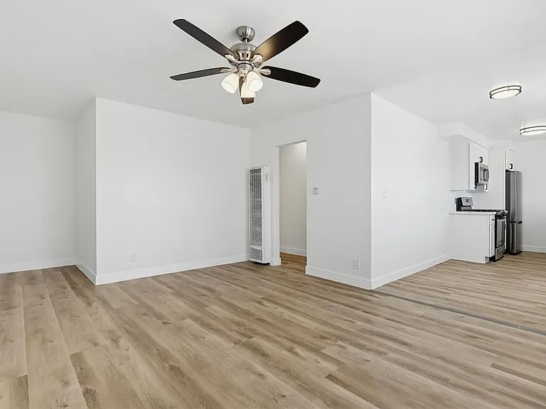6629 S Crenshaw Blvd #15 — Photo 8