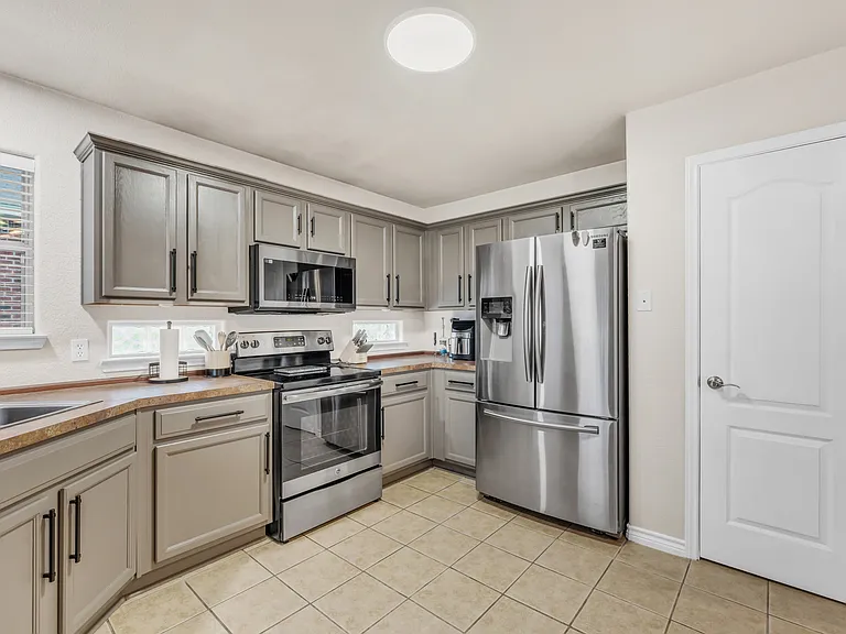 221 Cedar Ridge Dr — Photo 26