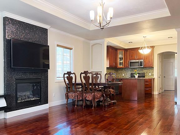 5th image of 3695 La Donna Ave