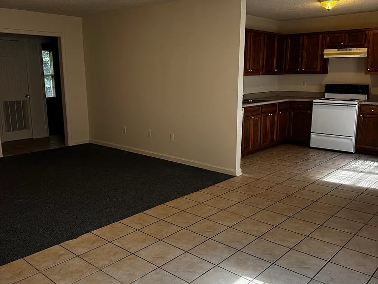 3509 Vista Trl #D — Photo 3