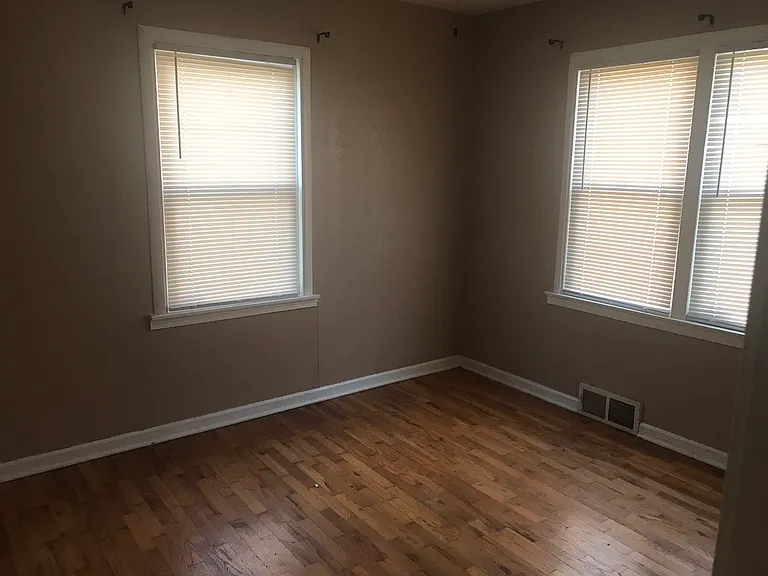 9122 McGee St — Photo 6
