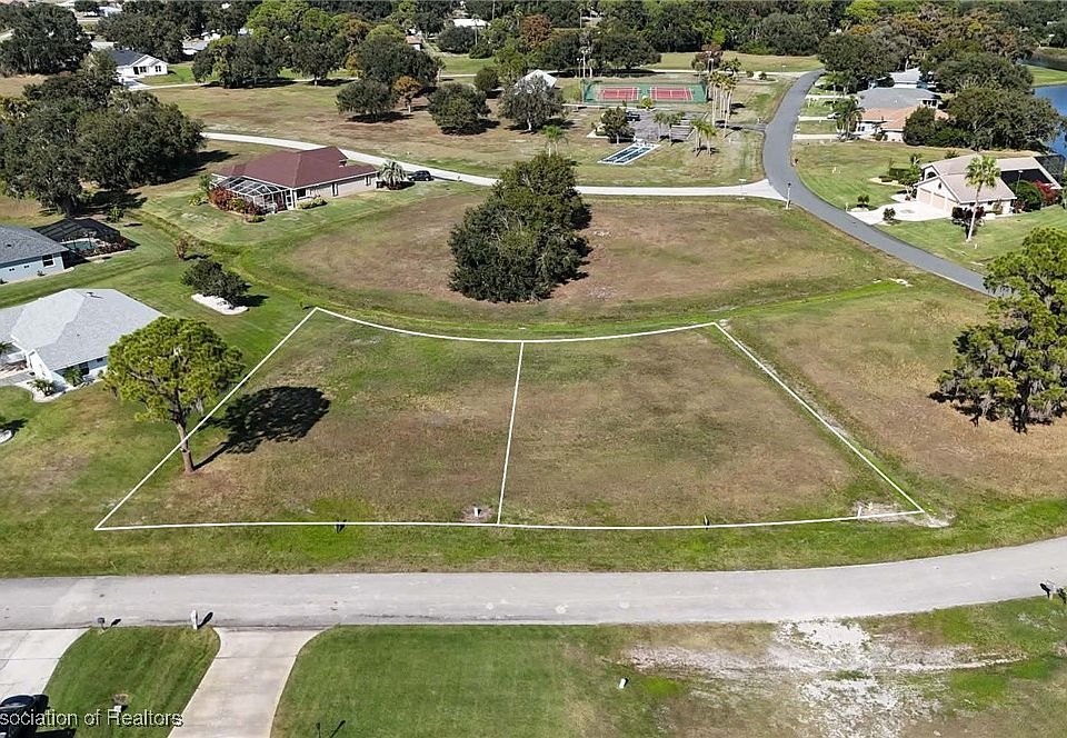 1st image of 1104 Lakeside Way