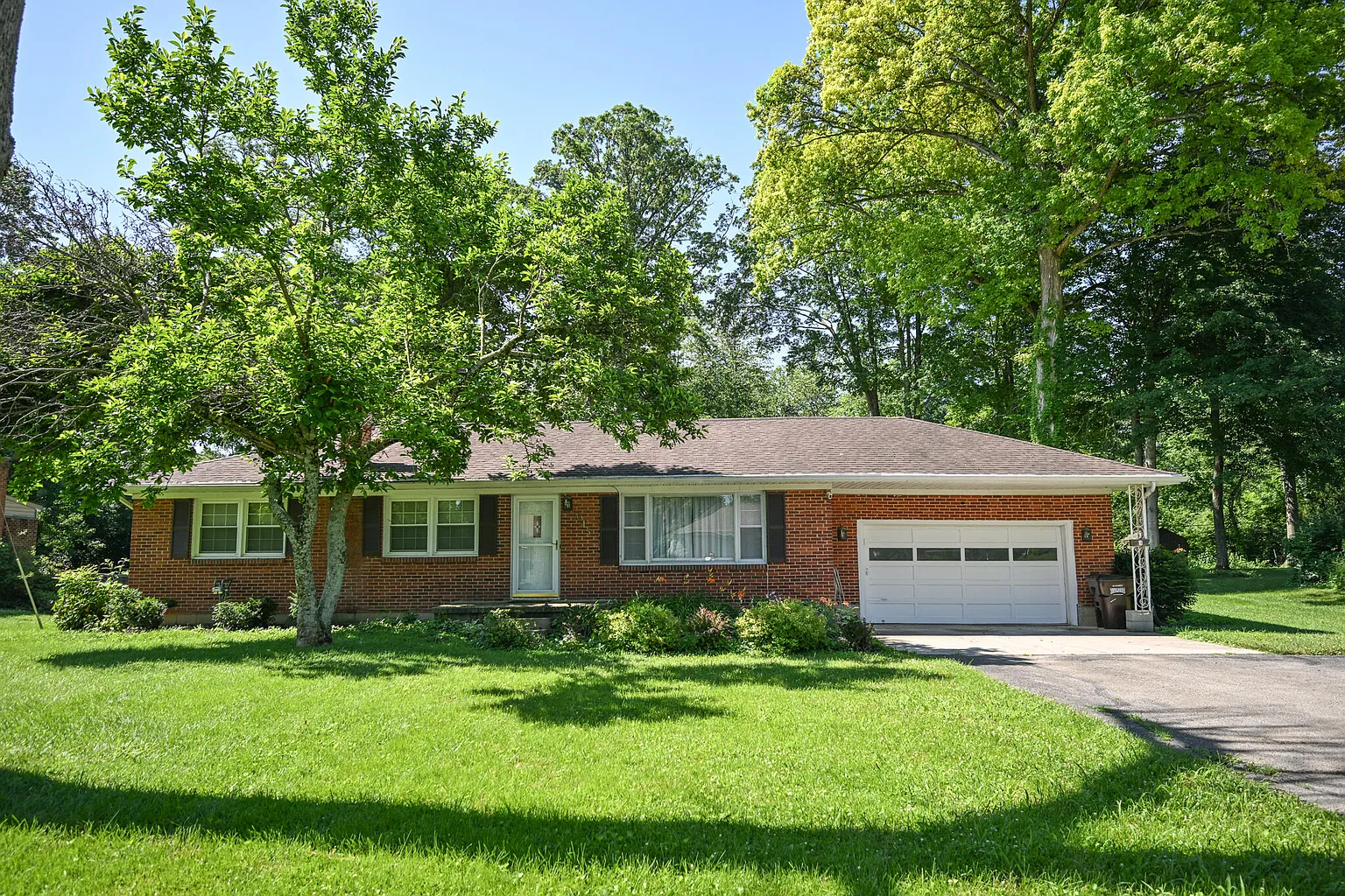 645 Dorchester Dr photo 1