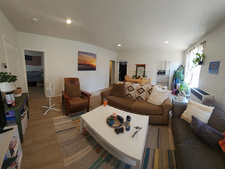 554 W Foothill Blvd — Photo 12