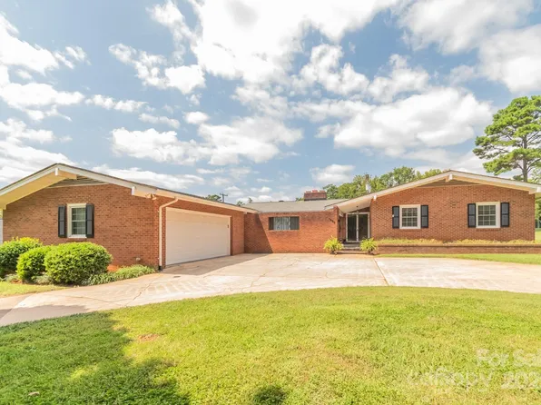 1405 Northcrest Dr, Albemarle, NC 28001